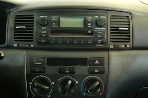 Седан Toyota Corolla 2006 года, 629000 рублей, Омск