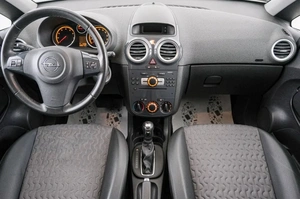 Хетчбэк Opel Corsa 2011 года, 719000 рублей, Красноярск