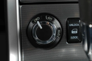 Пикап Nissan Navara 2011 года, 1699000 рублей, Тюмень