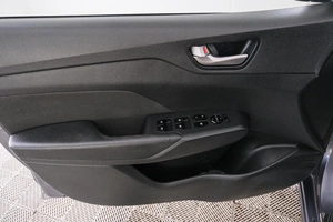 Седан Hyundai Solaris 2017 года, 1049000 рублей, Красноярск