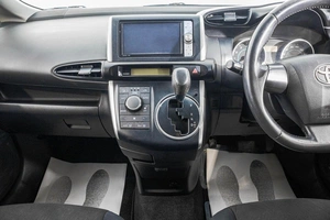 Минивэн Toyota Wish 2011 года, 1189000 рублей, Барнаул