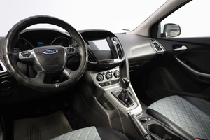 Хетчбэк Ford Focus 2013 года, 1049000 рублей, Новосибирск