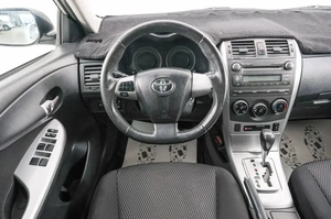 Седан Toyota Corolla 2012 года, 939000 рублей, Красноярск
