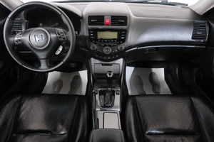 Седан Honda Accord 2006 года, 899000 рублей, Омск