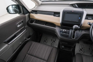 Минивэн Honda Freed 2017 года, 1499000 рублей, Красноярск