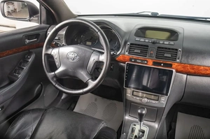 Седан Toyota Avensis 2005 года, 949000 рублей, Томск