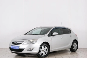 Хетчбэк Opel Astra 2012 года, 899000 рублей, Красноярск