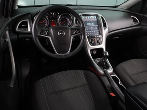 Хетчбэк Opel Astra 2010 года, 669000 рублей, Воронеж