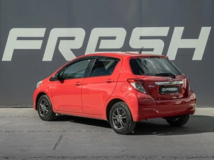 Хетчбэк Toyota Vitz 2013 года, 840000 рублей, Краснодар