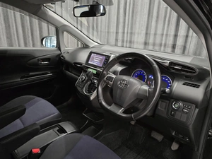 Минивэн Toyota Wish 2012 года, 1340000 рублей, Красноярск