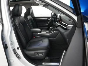 Внедорожник Toyota Highlander 2026 года, 5558888 рублей, Москва