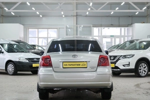 Седан Toyota Avensis 2003 года, 559000 рублей, Омск