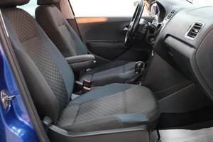 Седан Volkswagen Polo 2020 года, 1419000 рублей, Омск