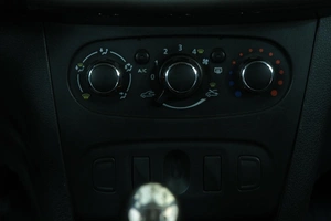 Седан Renault Logan 2020 года, 699000 рублей, Омск