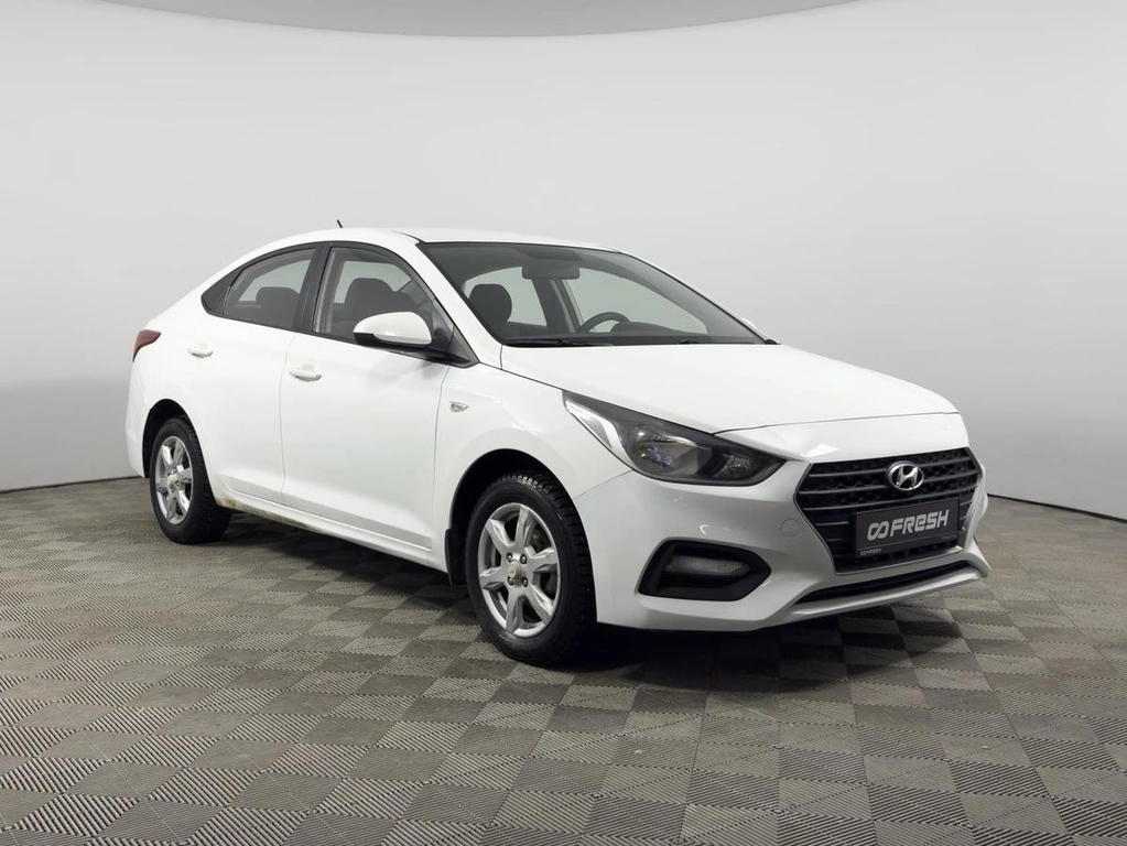Седан Hyundai Solaris 2019 года, 999900 рублей, Казань
