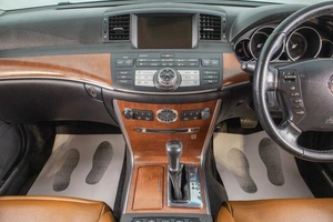 Седан Nissan Fuga 2005 года, 989000 рублей, Барнаул