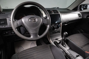 Седан Toyota Corolla 2007 года, 789000 рублей, Сургут