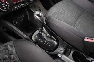 Седан Kia Rio 2012 года, 999000 рублей, Красноярск