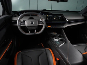 Лифтбек Changan UNI-V 2023 года, 2485000 рублей, Красный Пахарь