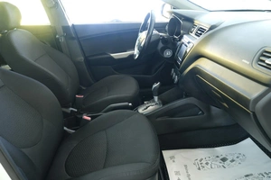 Хетчбэк Kia Rio 2015 года, 1159000 рублей, Омск
