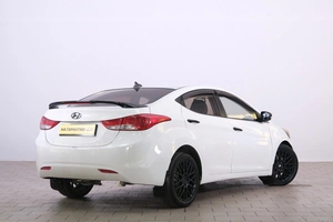 Седан Hyundai Avante 2011 года, 829000 рублей, Омск