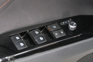 Седан Toyota Camry 2019 года, 2459000 рублей, Омск