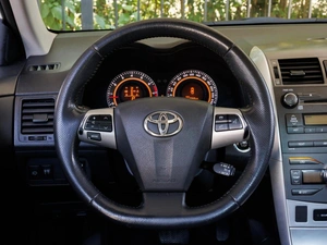 Седан Toyota Corolla 2013 года, 1070000 рублей, Большой Сочи