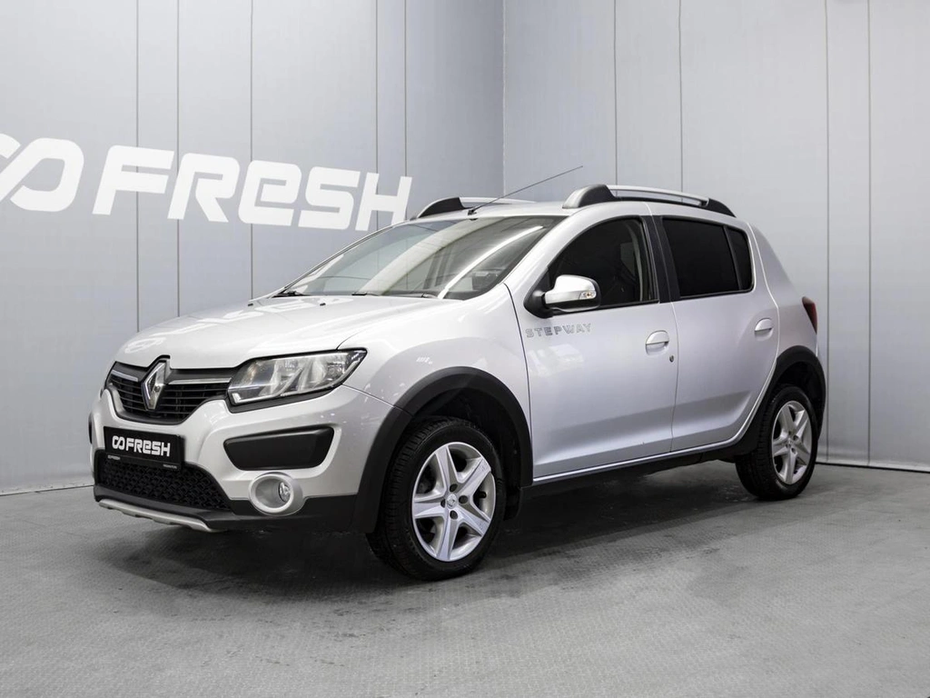 Хетчбэк Renault Sandero Stepway 2016 года, 1120000 рублей, Омск