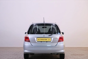 Хетчбэк Honda Fit 2005 года, 579000 рублей, Омск