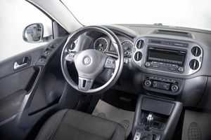 Внедорожник Volkswagen Tiguan 2015 года, 1749000 рублей, Пермь