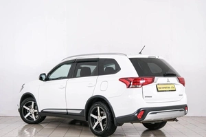 Внедорожник Mitsubishi Outlander 2015 года, 1999000 рублей, Красноярск