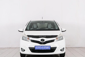 Хетчбэк Toyota Vitz 2011 года, 889000 рублей, Красноярск