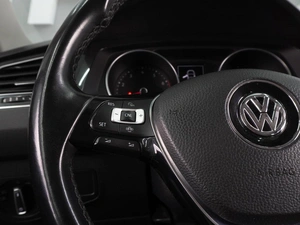 Внедорожник Volkswagen Tiguan 2018 года, 1865000 рублей, Воронеж