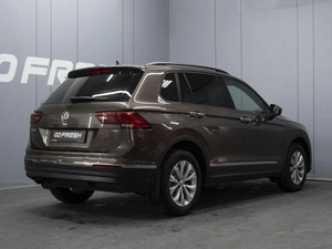 Внедорожник Volkswagen Tiguan 2017 года, 1980000 рублей, Омск