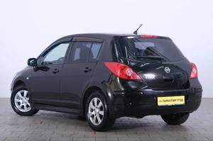 Хетчбэк Nissan Tiida 2010 года, 679000 рублей, Омск