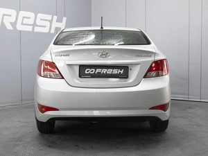 Седан Hyundai Solaris 2015 года, 695000 рублей, Омск