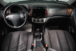 Седан Hyundai Elantra 2010 года, 519000 рублей, Сургут