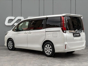 Минивэн Toyota Noah 2015 года, 1760000 рублей, Краснодар