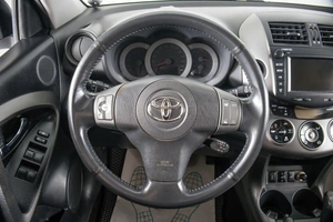 Внедорожник Toyota RAV4 2011 года, 1399000 рублей, Пермь