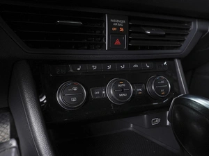 Седан Volkswagen Jetta 2019 года, 1819000 рублей, Ростов-на-Дону