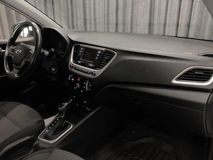 Седан Hyundai Solaris 2017 года, 1070000 рублей, Красноярск