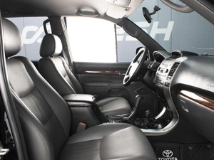 Внедорожник Toyota Land Cruiser Prado 2006 года, 2330000 рублей, Омск