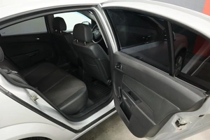 Седан Opel Astra 2011 года, 915000 рублей, Курск