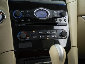 Внедорожник Infiniti QX70 2015 года, 2549999 рублей, Москва