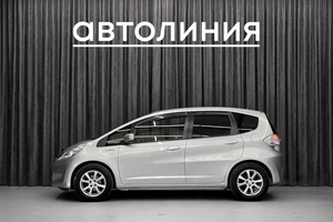 Хетчбэк Honda Fit 2013 года, 799000 рублей, Красноярск