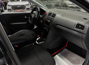 Седан Volkswagen Polo 2010 года, 730000 рублей, Красноярск