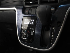 Минивэн Daihatsu Move 2015 года, 860000 рублей, Омск