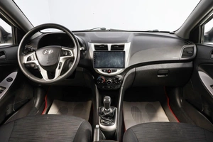 Седан Hyundai Solaris 2016 года, 679000 рублей, Новосибирск