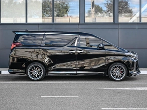 Минивэн Toyota Alphard 2019 года, 4349000 рублей, Кирилловка