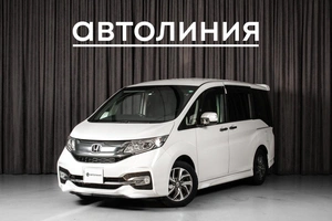 Минивэн Honda Stepwgn Spada 2015 года, 2185000 рублей, Красноярск